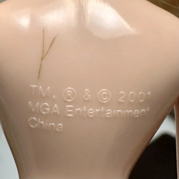 Bratz First Edition Cloe Doll ‘Altered’ 10" Blonde Hair W Outfit & Shoes 2001 - Picture 14 of 15